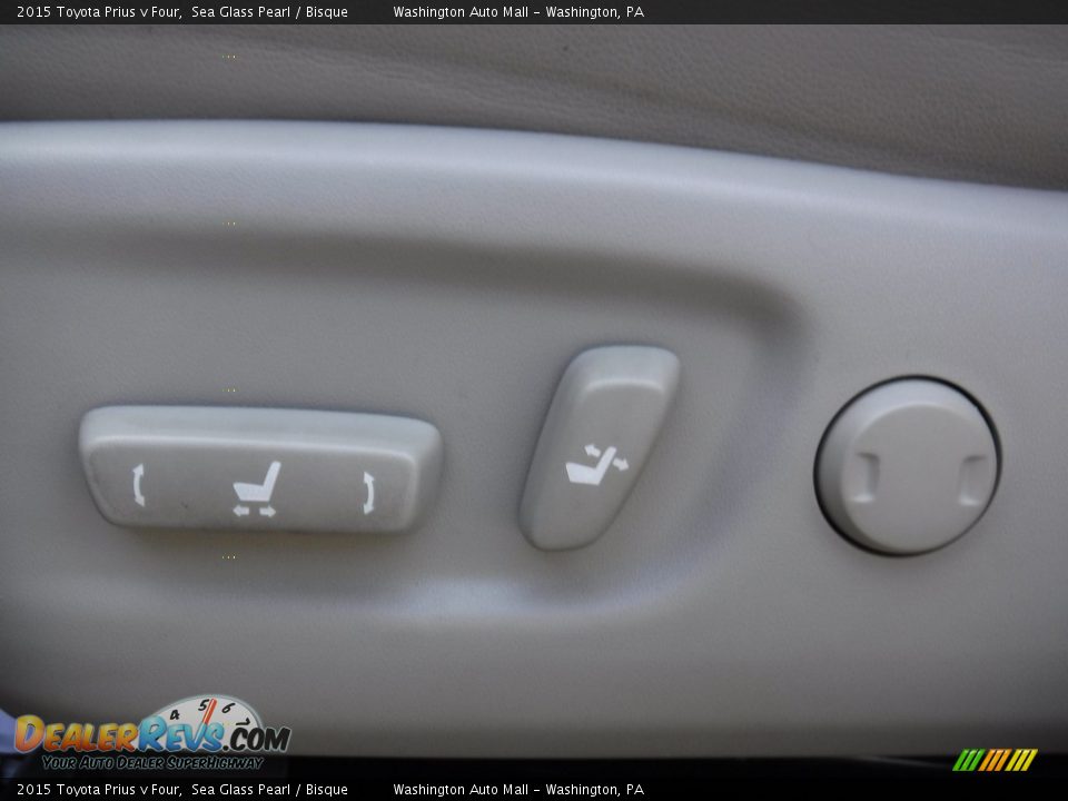 2015 Toyota Prius v Four Sea Glass Pearl / Bisque Photo #21