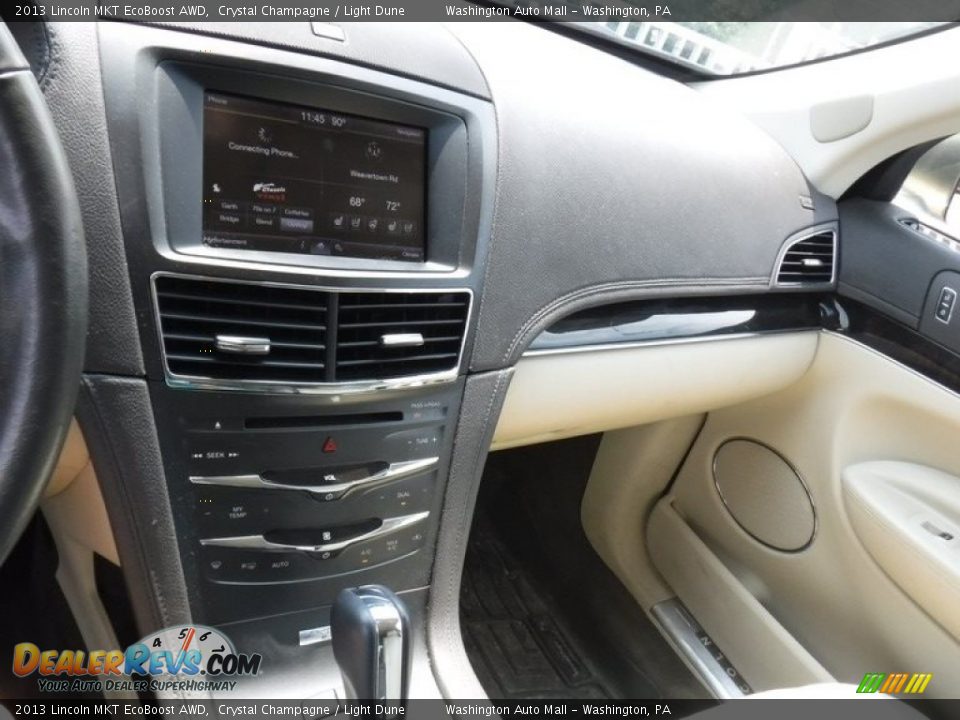 2013 Lincoln MKT EcoBoost AWD Crystal Champagne / Light Dune Photo #4