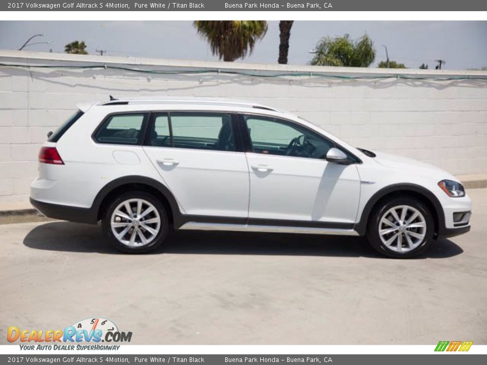 2017 Volkswagen Golf Alltrack S 4Motion Pure White / Titan Black Photo #12