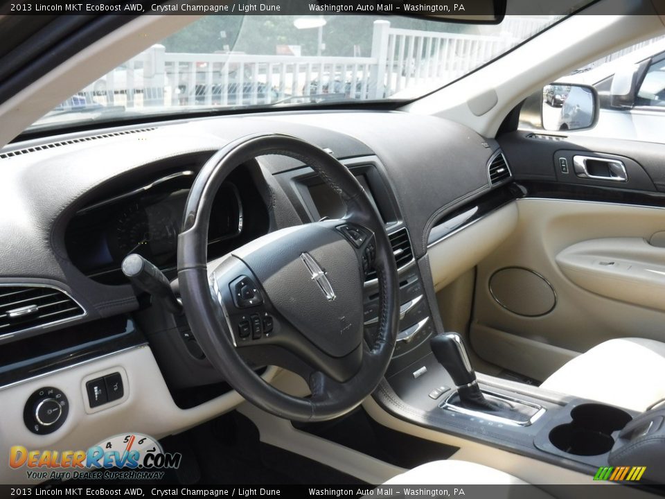 2013 Lincoln MKT EcoBoost AWD Crystal Champagne / Light Dune Photo #25