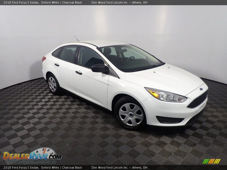 2018 Ford Focus S Sedan Oxford White / Charcoal Black Photo #3