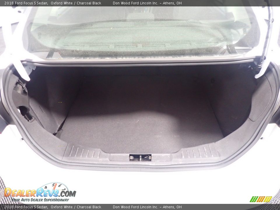 2018 Ford Focus S Sedan Oxford White / Charcoal Black Photo #15