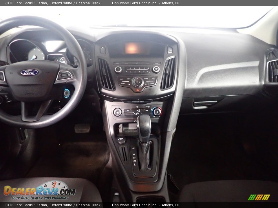 2018 Ford Focus S Sedan Oxford White / Charcoal Black Photo #25