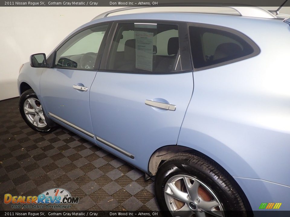 2011 Nissan Rogue SV Gotham Gray Metallic / Gray Photo #18
