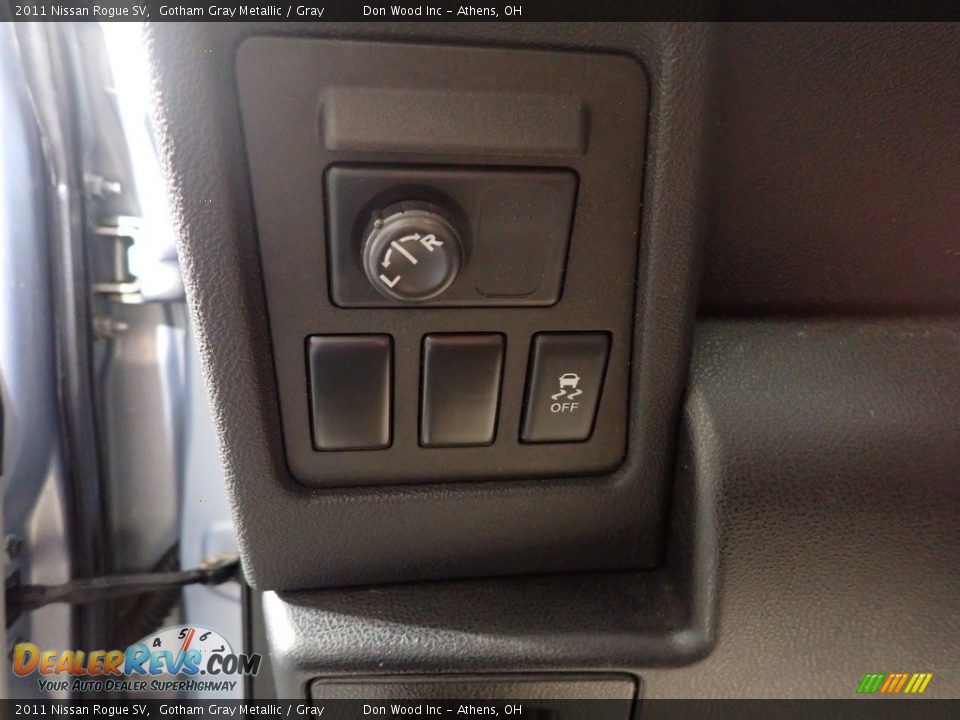 2011 Nissan Rogue SV Gotham Gray Metallic / Gray Photo #31