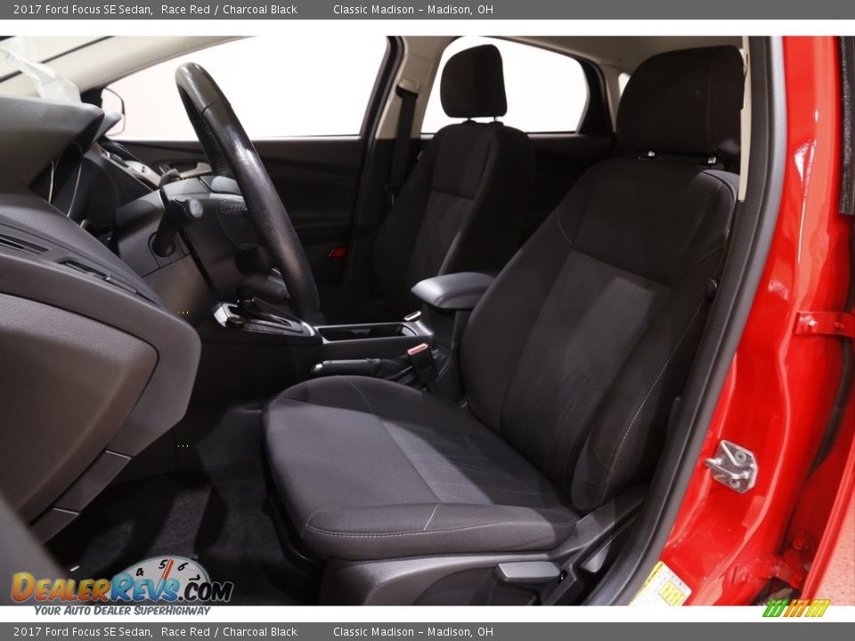 2017 Ford Focus SE Sedan Race Red / Charcoal Black Photo #5