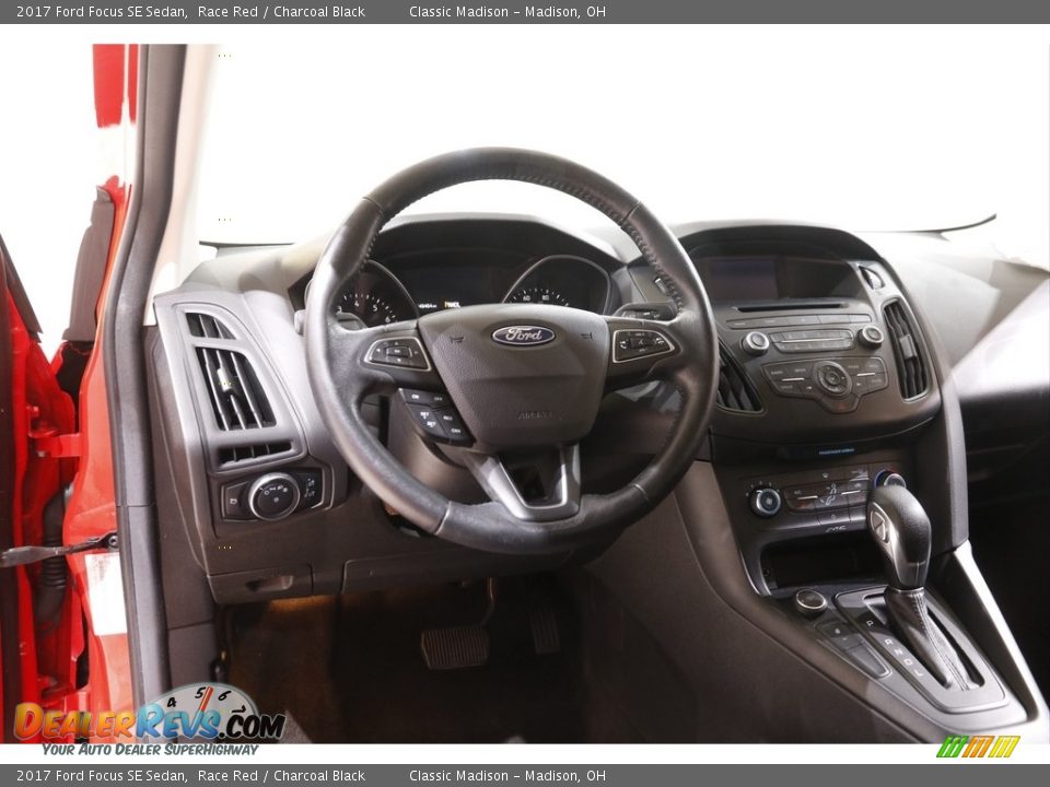 2017 Ford Focus SE Sedan Race Red / Charcoal Black Photo #6