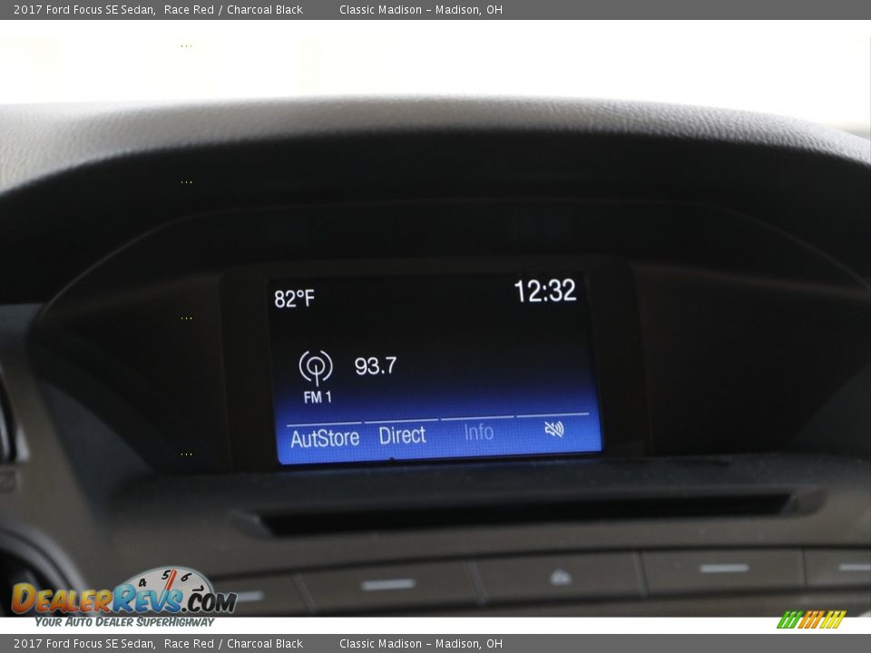 2017 Ford Focus SE Sedan Race Red / Charcoal Black Photo #10