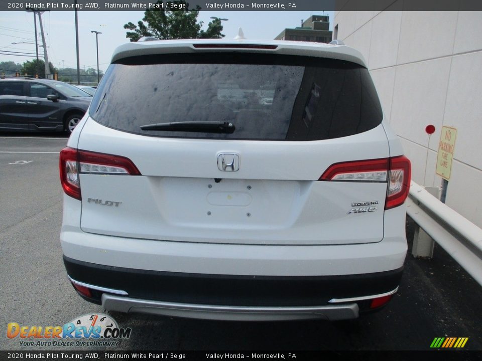 2020 Honda Pilot Touring AWD Platinum White Pearl / Beige Photo #4