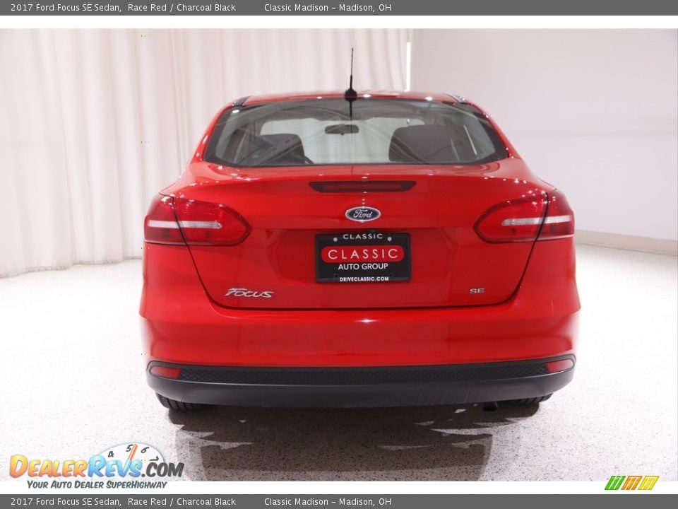 2017 Ford Focus SE Sedan Race Red / Charcoal Black Photo #16