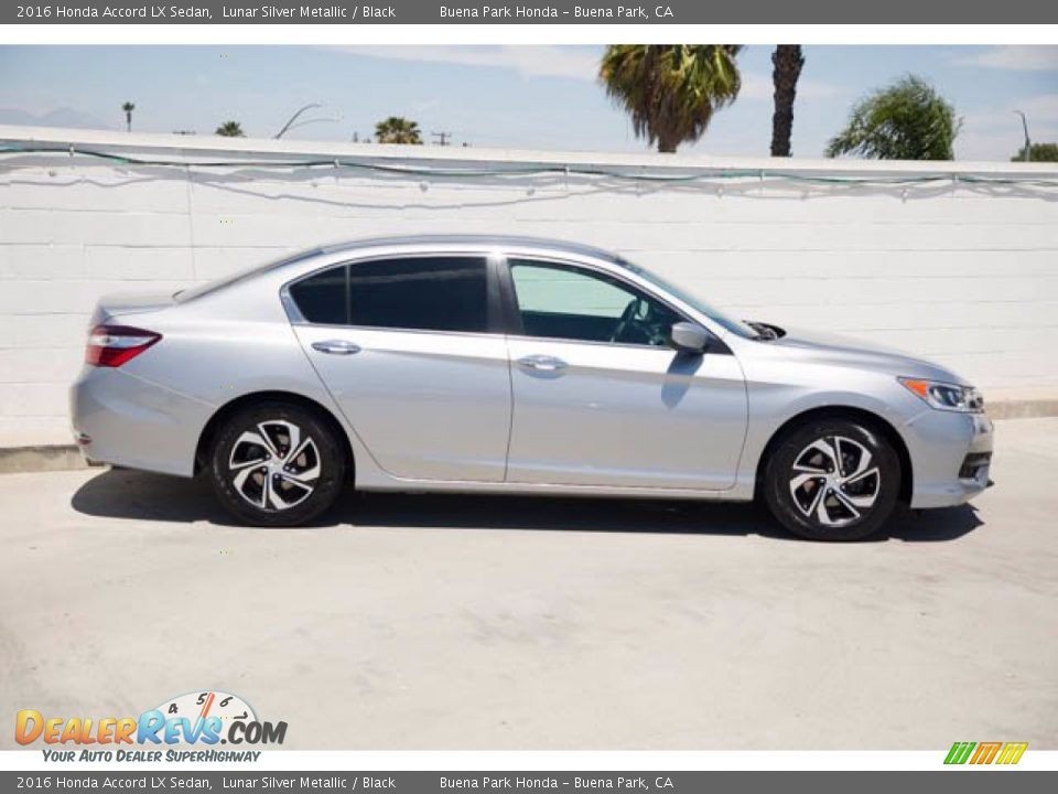 2016 Honda Accord LX Sedan Lunar Silver Metallic / Black Photo #14