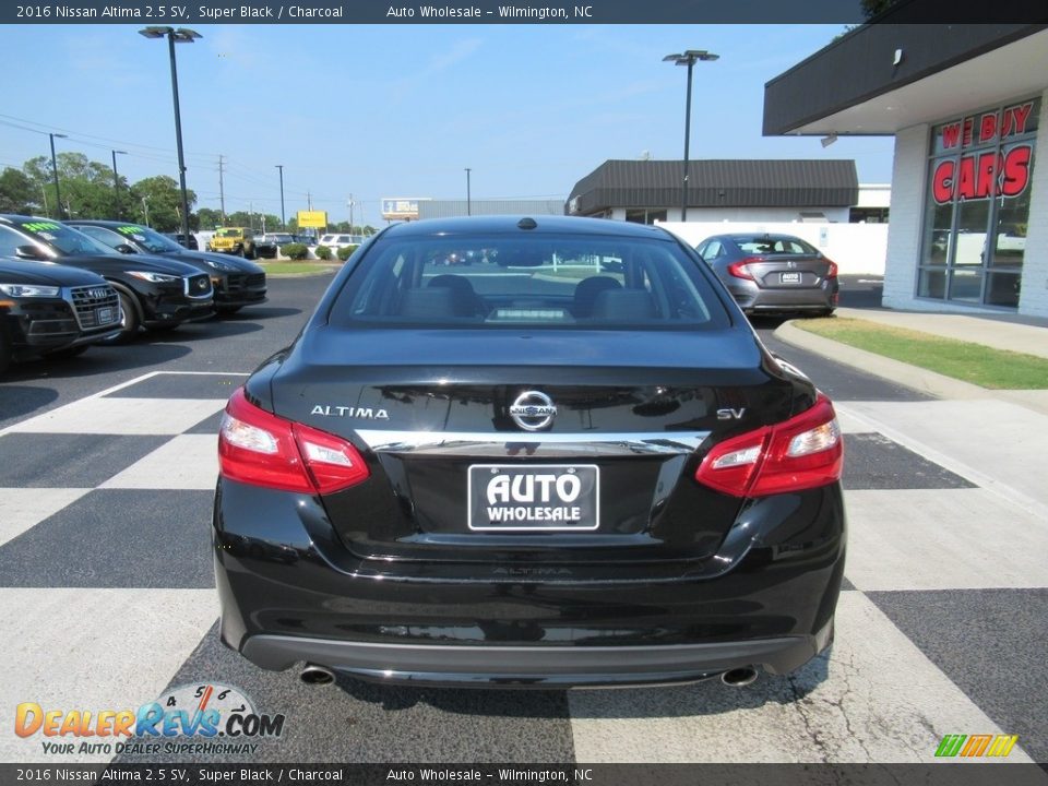 2016 Nissan Altima 2.5 SV Super Black / Charcoal Photo #4