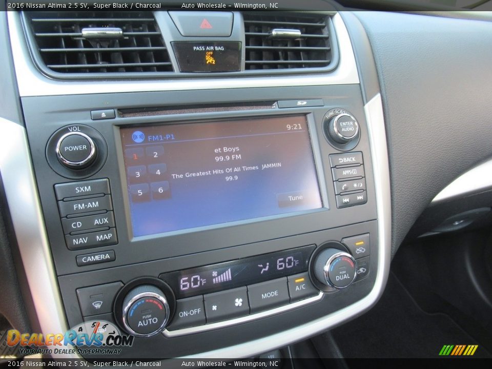 2016 Nissan Altima 2.5 SV Super Black / Charcoal Photo #18