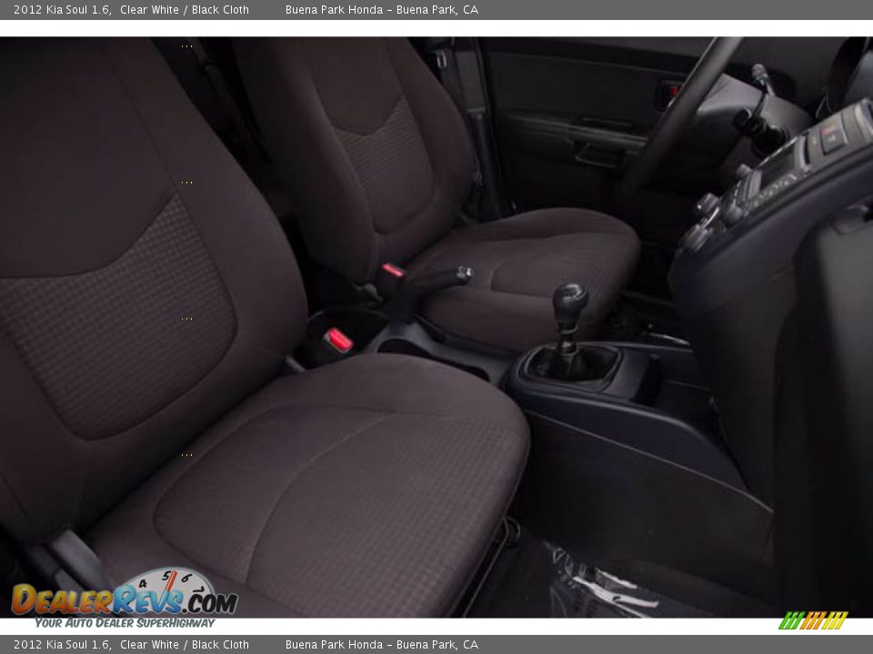 2012 Kia Soul 1.6 Clear White / Black Cloth Photo #23