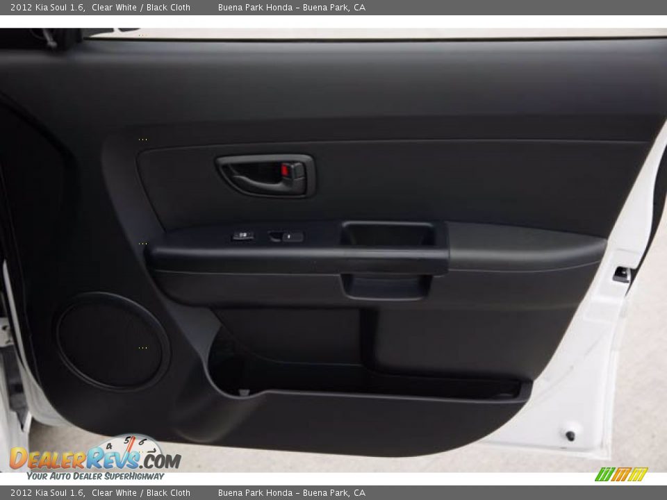 2012 Kia Soul 1.6 Clear White / Black Cloth Photo #30