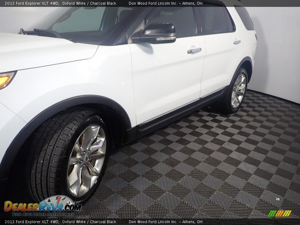 2013 Ford Explorer XLT 4WD Oxford White / Charcoal Black Photo #11