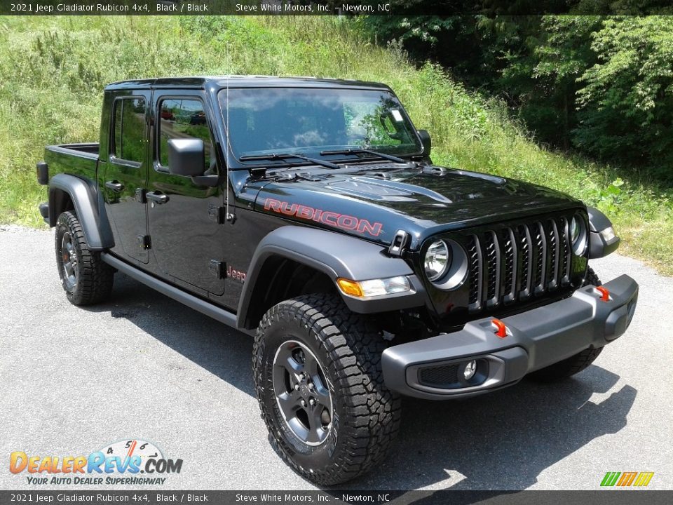 Front 3/4 View of 2021 Jeep Gladiator Rubicon 4x4 Photo #4