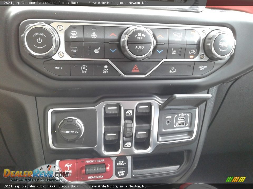 Controls of 2021 Jeep Gladiator Rubicon 4x4 Photo #27