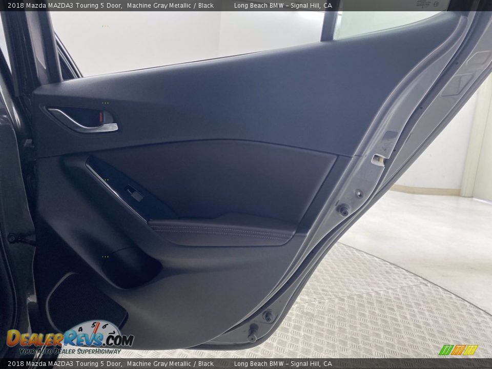 2018 Mazda MAZDA3 Touring 5 Door Machine Gray Metallic / Black Photo #34