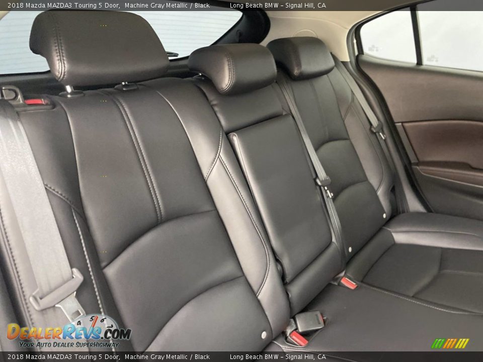 2018 Mazda MAZDA3 Touring 5 Door Machine Gray Metallic / Black Photo #35