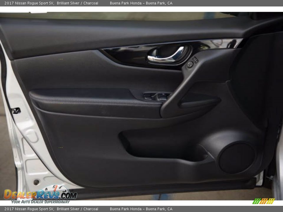 Door Panel of 2017 Nissan Rogue Sport SV Photo #30