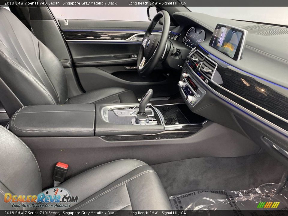 Front Seat of 2018 BMW 7 Series 740i Sedan Photo #33