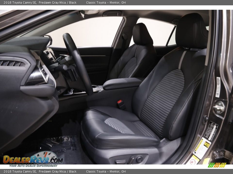 2018 Toyota Camry SE Predawn Gray Mica / Black Photo #5