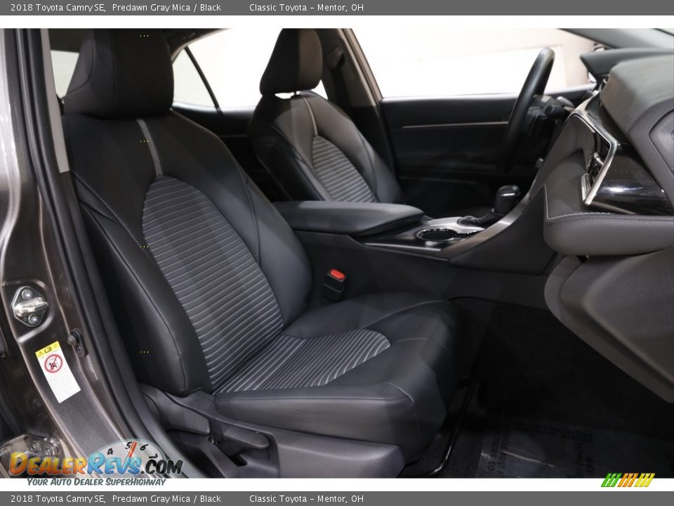 2018 Toyota Camry SE Predawn Gray Mica / Black Photo #13