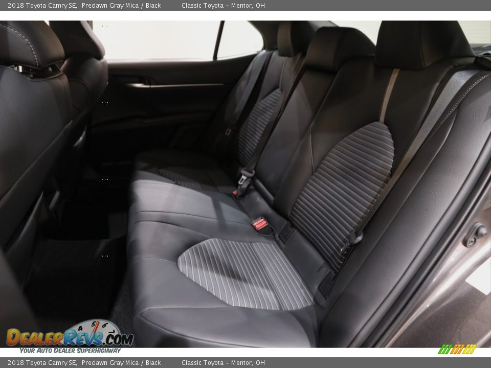 2018 Toyota Camry SE Predawn Gray Mica / Black Photo #15