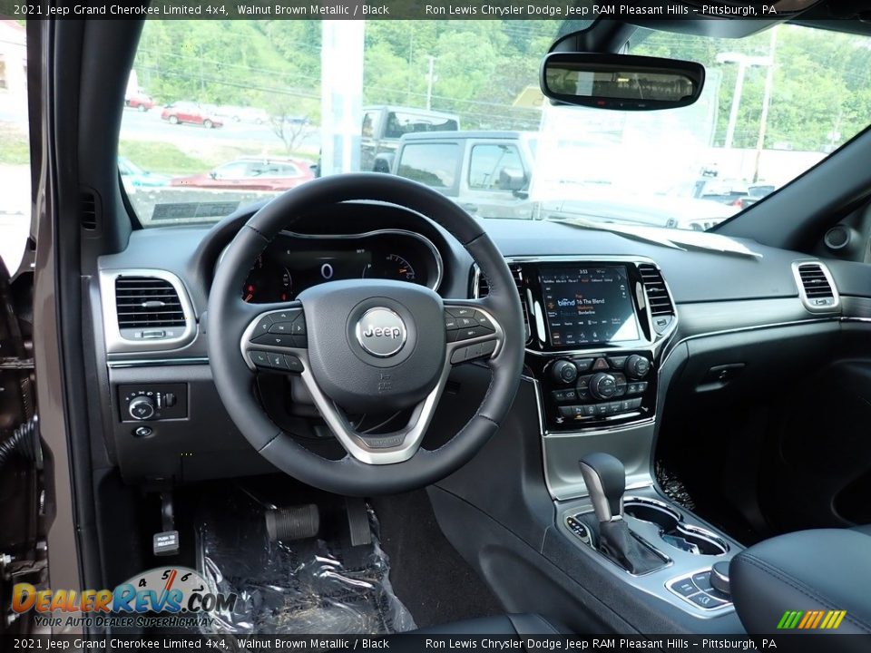 Dashboard of 2021 Jeep Grand Cherokee Limited 4x4 Photo #13