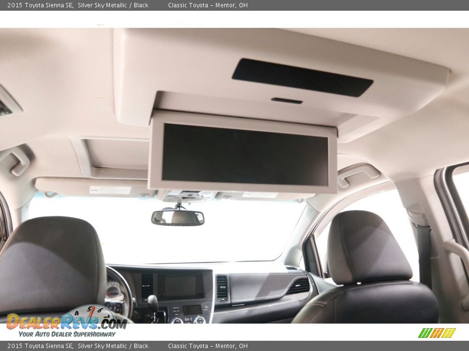 2015 Toyota Sienna SE Silver Sky Metallic / Black Photo #20