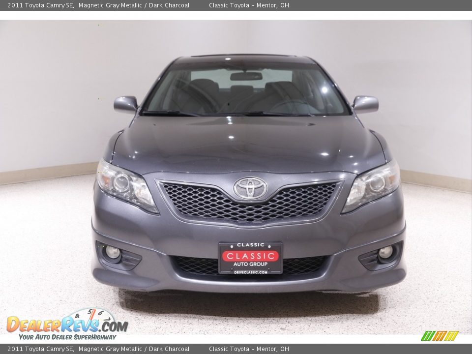 2011 Toyota Camry SE Magnetic Gray Metallic / Dark Charcoal Photo #2