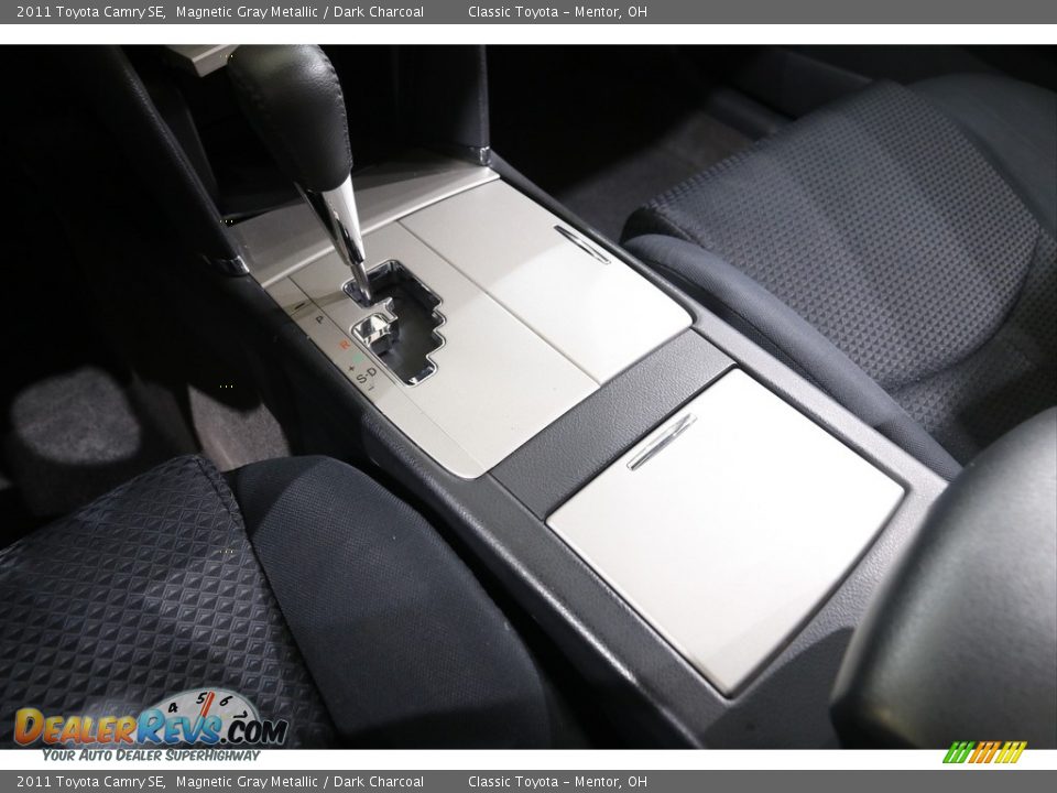 2011 Toyota Camry SE Magnetic Gray Metallic / Dark Charcoal Photo #11