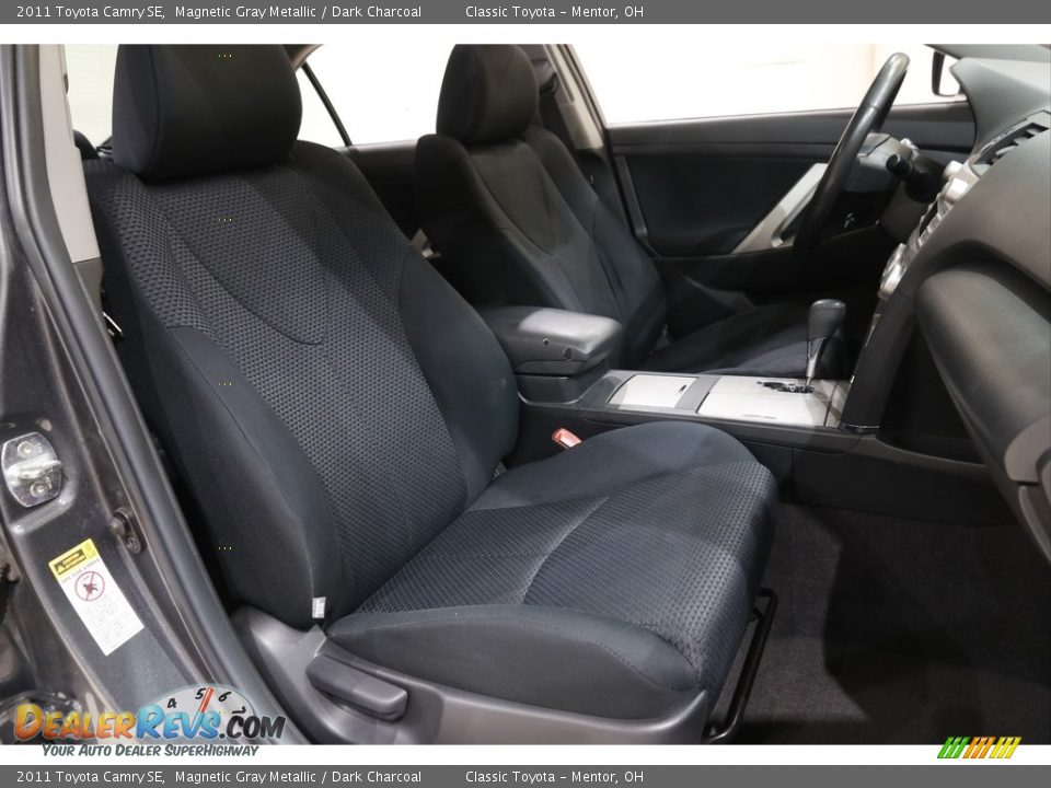2011 Toyota Camry SE Magnetic Gray Metallic / Dark Charcoal Photo #13