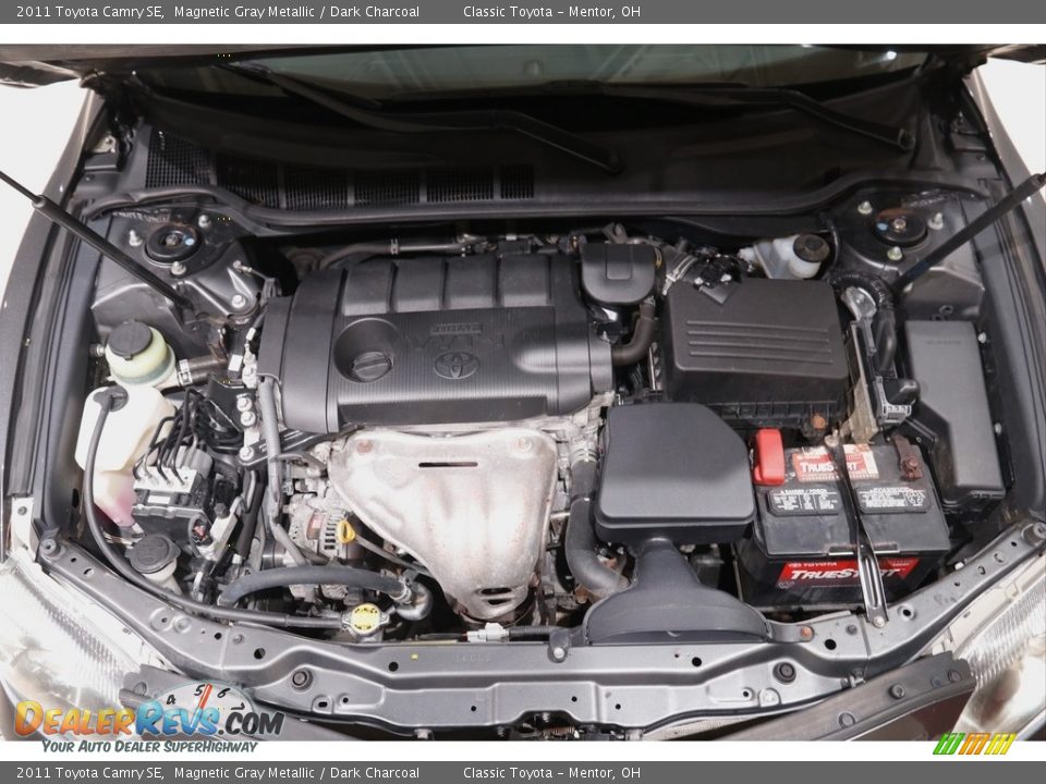 2011 Toyota Camry SE Magnetic Gray Metallic / Dark Charcoal Photo #17