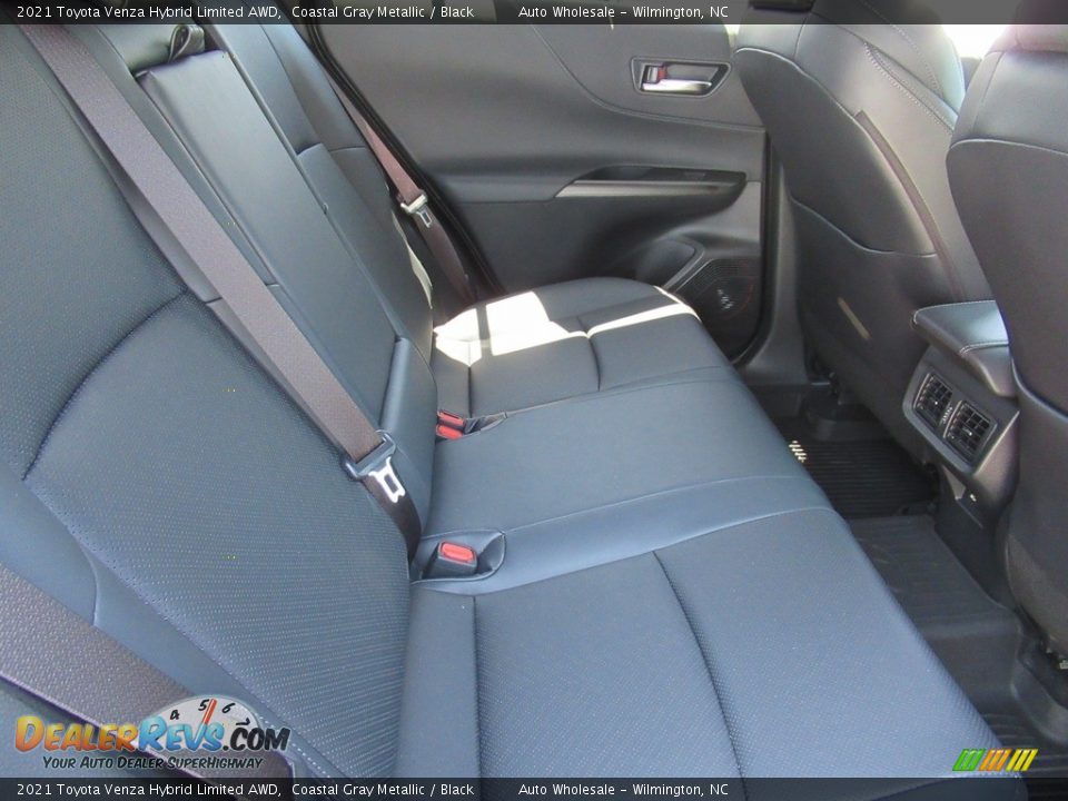 2021 Toyota Venza Hybrid Limited AWD Coastal Gray Metallic / Black Photo #14