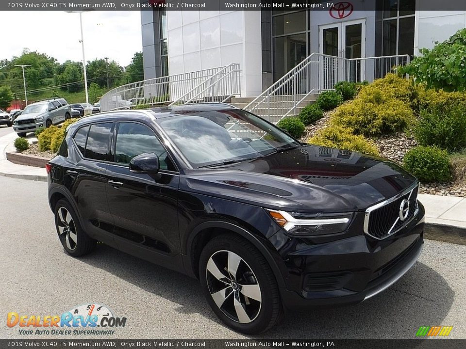 2019 Volvo XC40 T5 Momentum AWD Onyx Black Metallic / Charcoal Photo #1