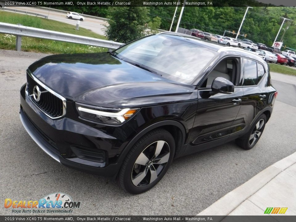 2019 Volvo XC40 T5 Momentum AWD Onyx Black Metallic / Charcoal Photo #6