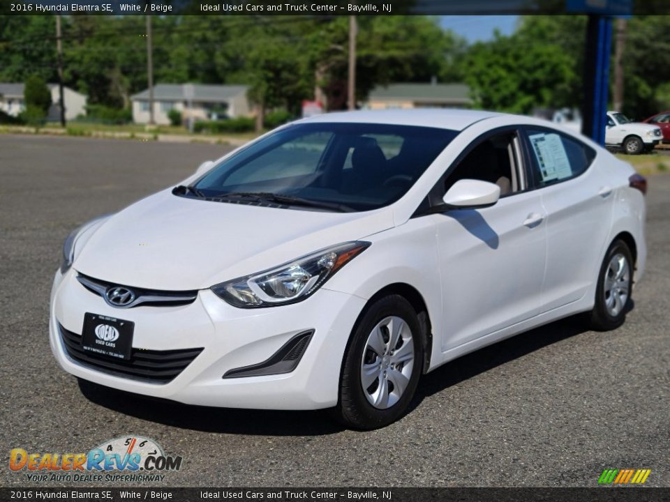 2016 Hyundai Elantra SE White / Beige Photo #1