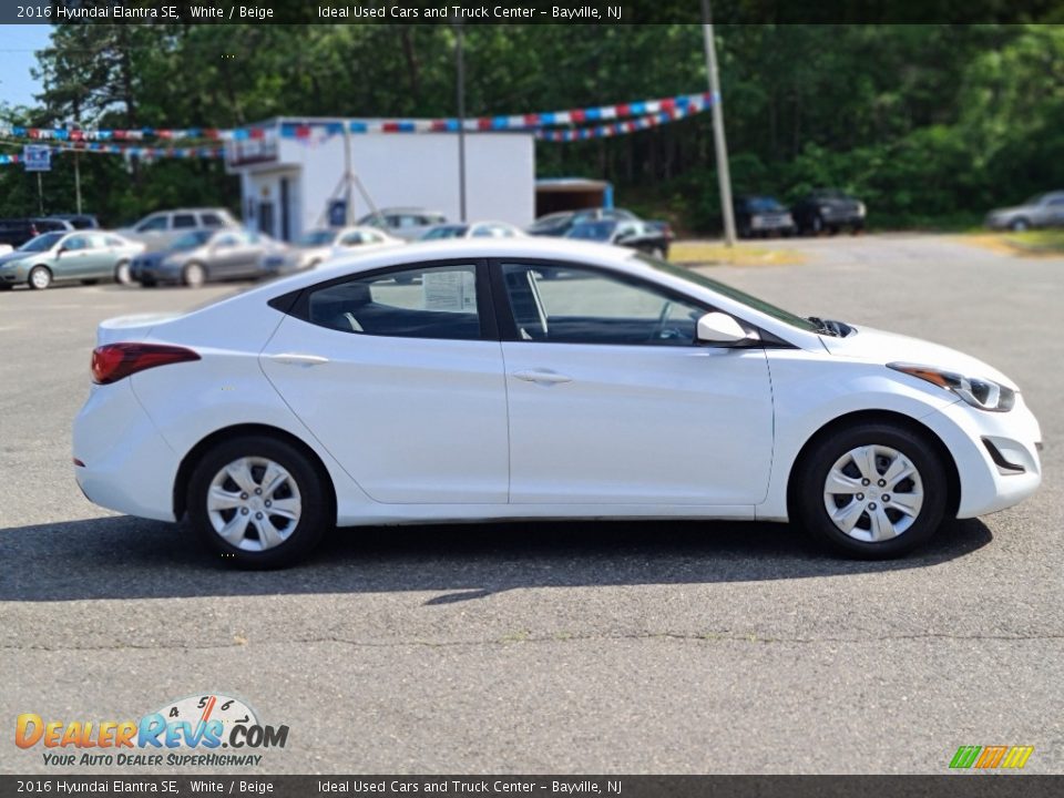 2016 Hyundai Elantra SE White / Beige Photo #6