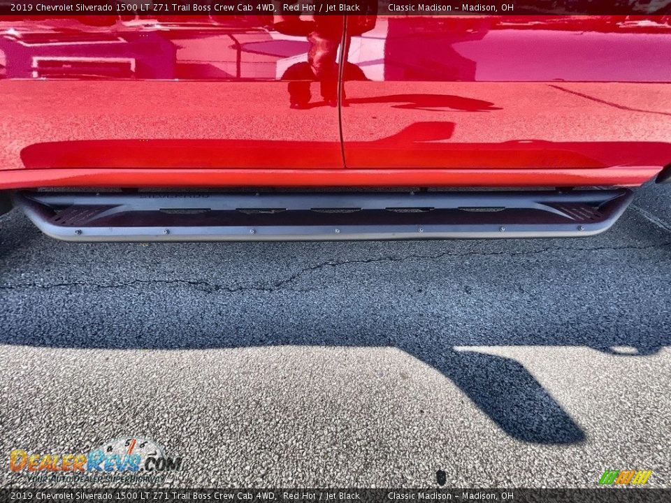 2019 Chevrolet Silverado 1500 LT Z71 Trail Boss Crew Cab 4WD Red Hot / Jet Black Photo #16
