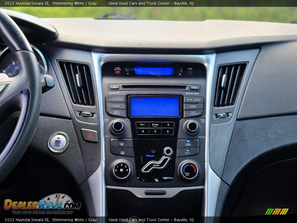 2013 Hyundai Sonata SE Shimmering White / Gray Photo #23