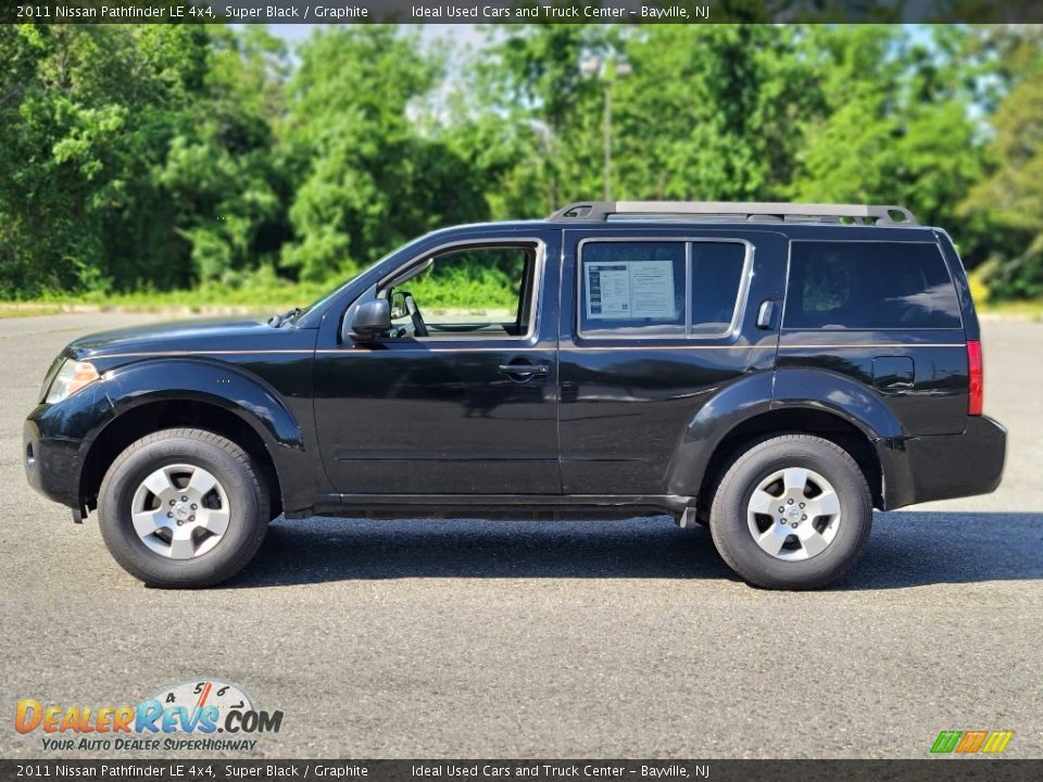 2011 Nissan Pathfinder LE 4x4 Super Black / Graphite Photo #2