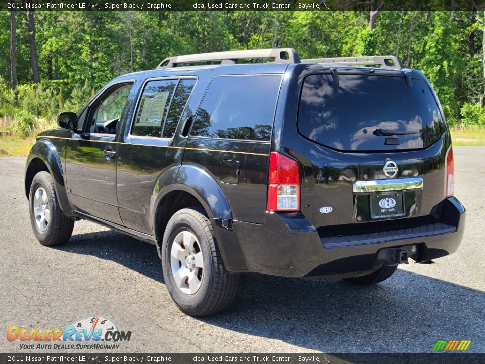 2011 Nissan Pathfinder LE 4x4 Super Black / Graphite Photo #3