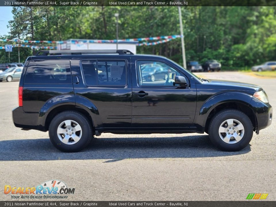 2011 Nissan Pathfinder LE 4x4 Super Black / Graphite Photo #6