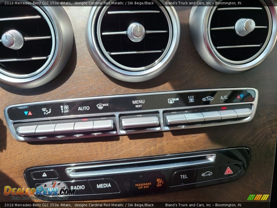 2019 Mercedes-Benz GLC 350e 4Matic designo Cardinal Red Metallic / Silk Beige/Black Photo #26