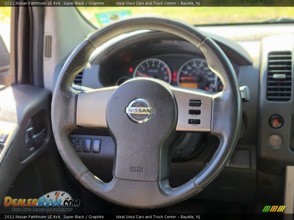 2011 Nissan Pathfinder LE 4x4 Super Black / Graphite Photo #22