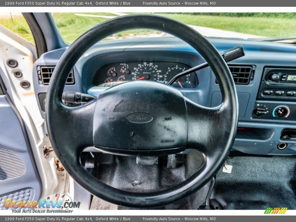 1999 Ford F350 Super Duty XL Regular Cab 4x4 Oxford White / Blue Photo #31