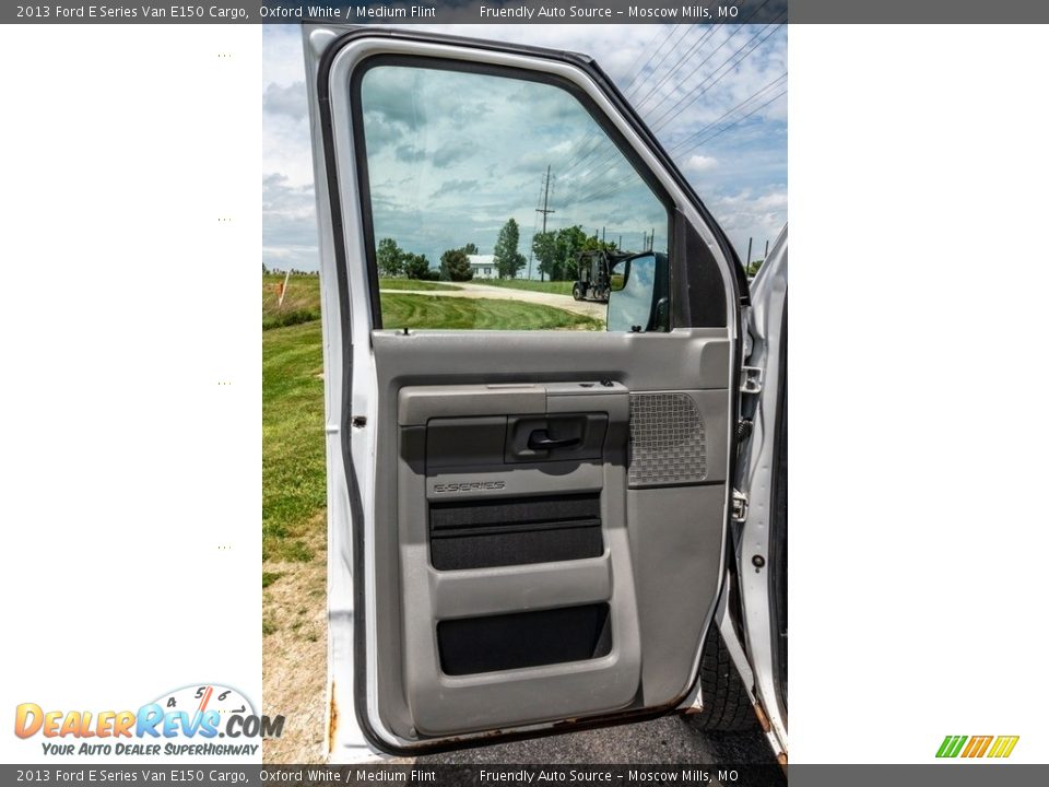 2013 Ford E Series Van E150 Cargo Oxford White / Medium Flint Photo #21