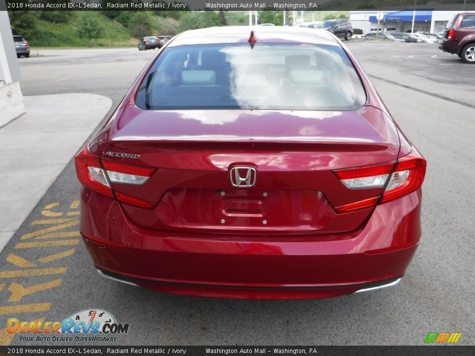 2018 Honda Accord EX-L Sedan Radiant Red Metallic / Ivory Photo #8